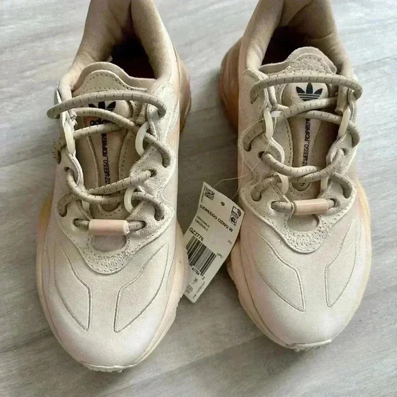 New Adidas Ozweego Ozwg Womens Shoes - Picture 2 of 6